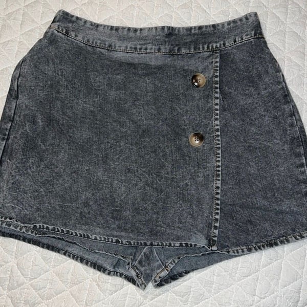 Promesa Black Acid Wash Denim Wrap Front Skort Size Small