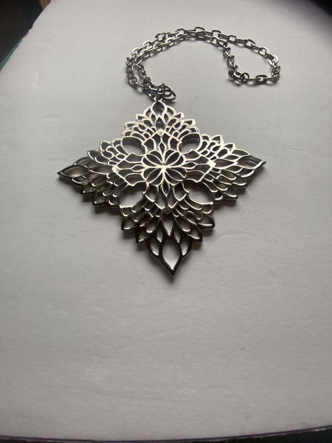 Vintage Silver Tone Large Cutout Floral Mandala Pendant Necklace 3