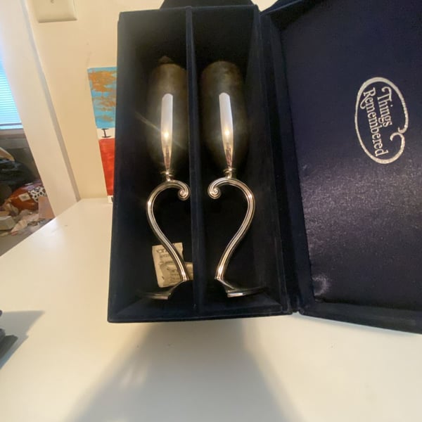 Things Remembered Silver Plated Interlocking Heart Champagne Toasting Flutes Set in Box