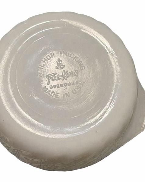 Vintage Anchor Hocking Fire-King White Milk Glass Swirl Casserole Dish 3