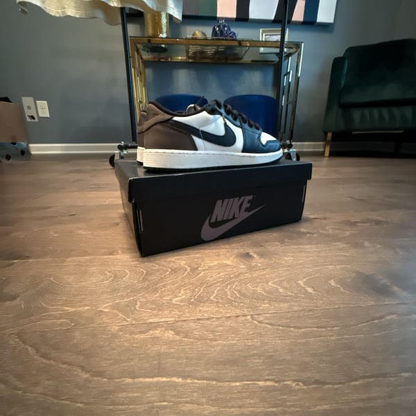 Air Jordan 1 Retro Low OG GS Mocha CZ0858-102 Size 5.5Y