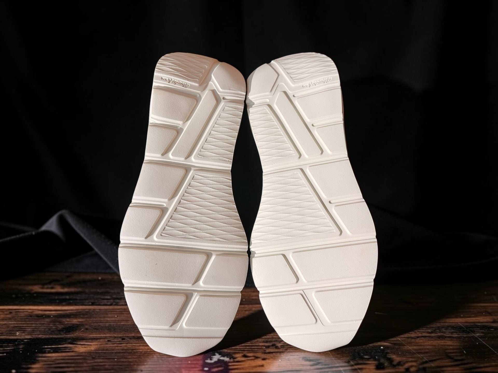 RIDDICK Array Effect GRN Italian Sneakers • Women’s 9 • $619 Retail 6