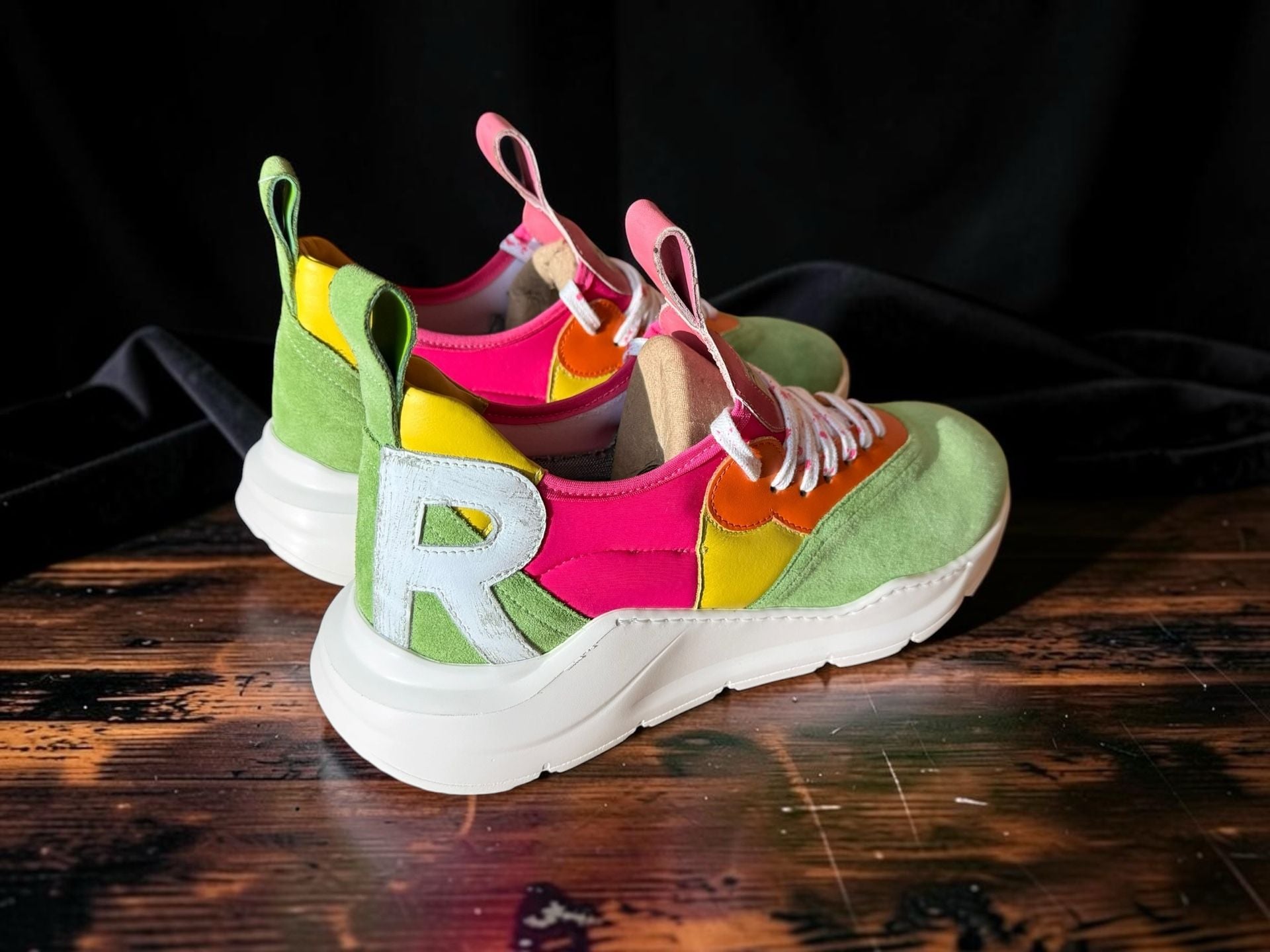 RIDDICK Array Effect GRN Italian Sneakers • Women’s 9 • $619 Retail 9