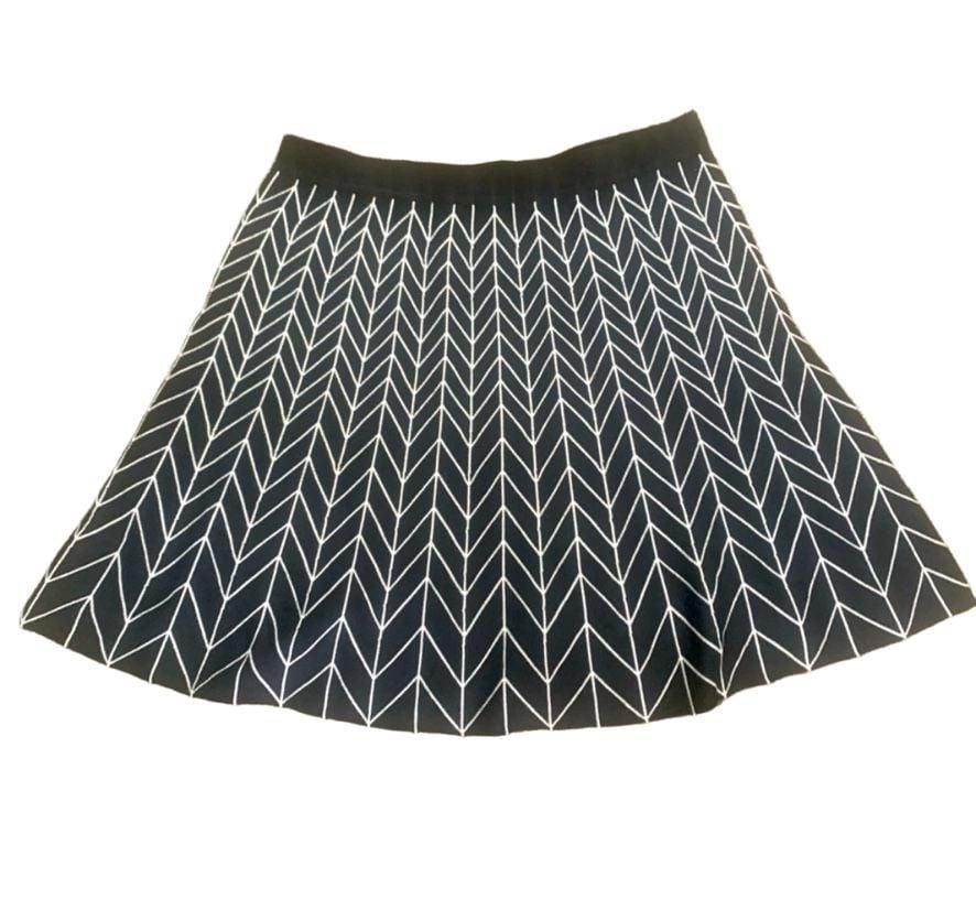 Max Studio Black and White Chevron Knit A-Line Skirt XL 2