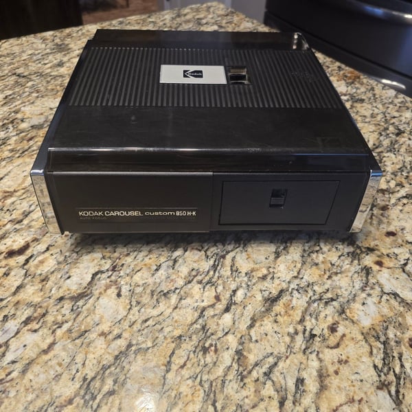 Vintage Kodak Carousel Custom 850 H-K Auto Focus Slide Projector