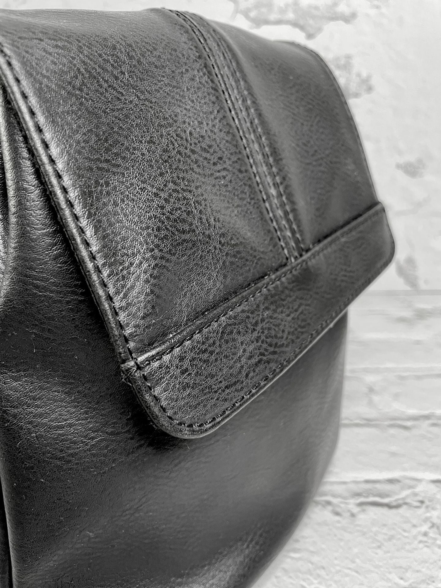 Vintage Liz Black Faux Leather Small Crossbody Bag 3