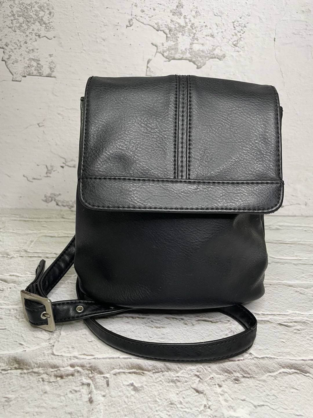 Vintage Liz Black Faux Leather Small Crossbody Bag 4