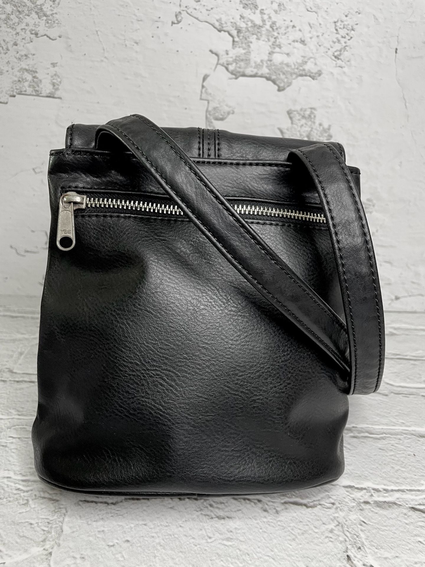 Vintage Liz Black Faux Leather Small Crossbody Bag 5
