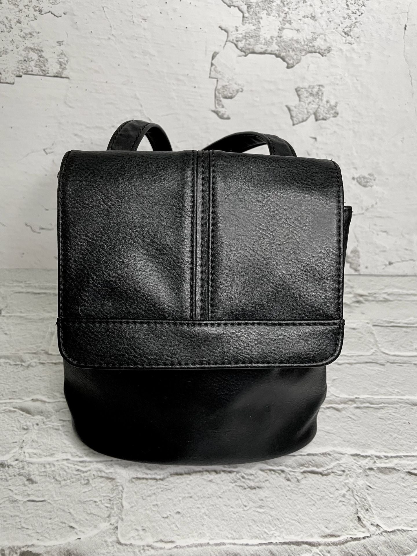 Vintage Liz Black Faux Leather Small Crossbody Bag 6