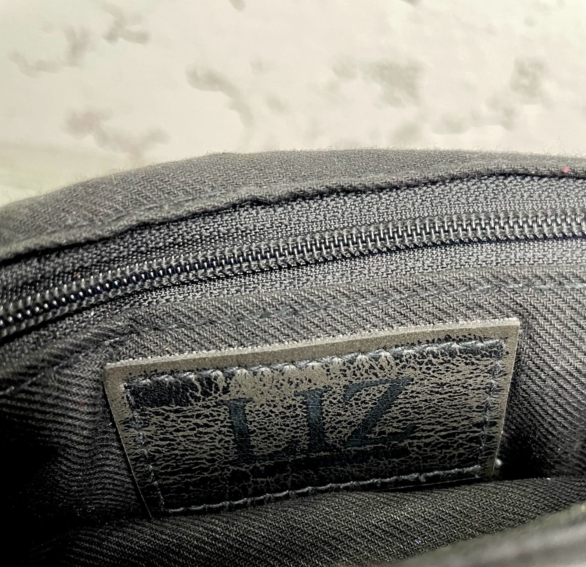 Vintage Liz Black Faux Leather Small Crossbody Bag 8
