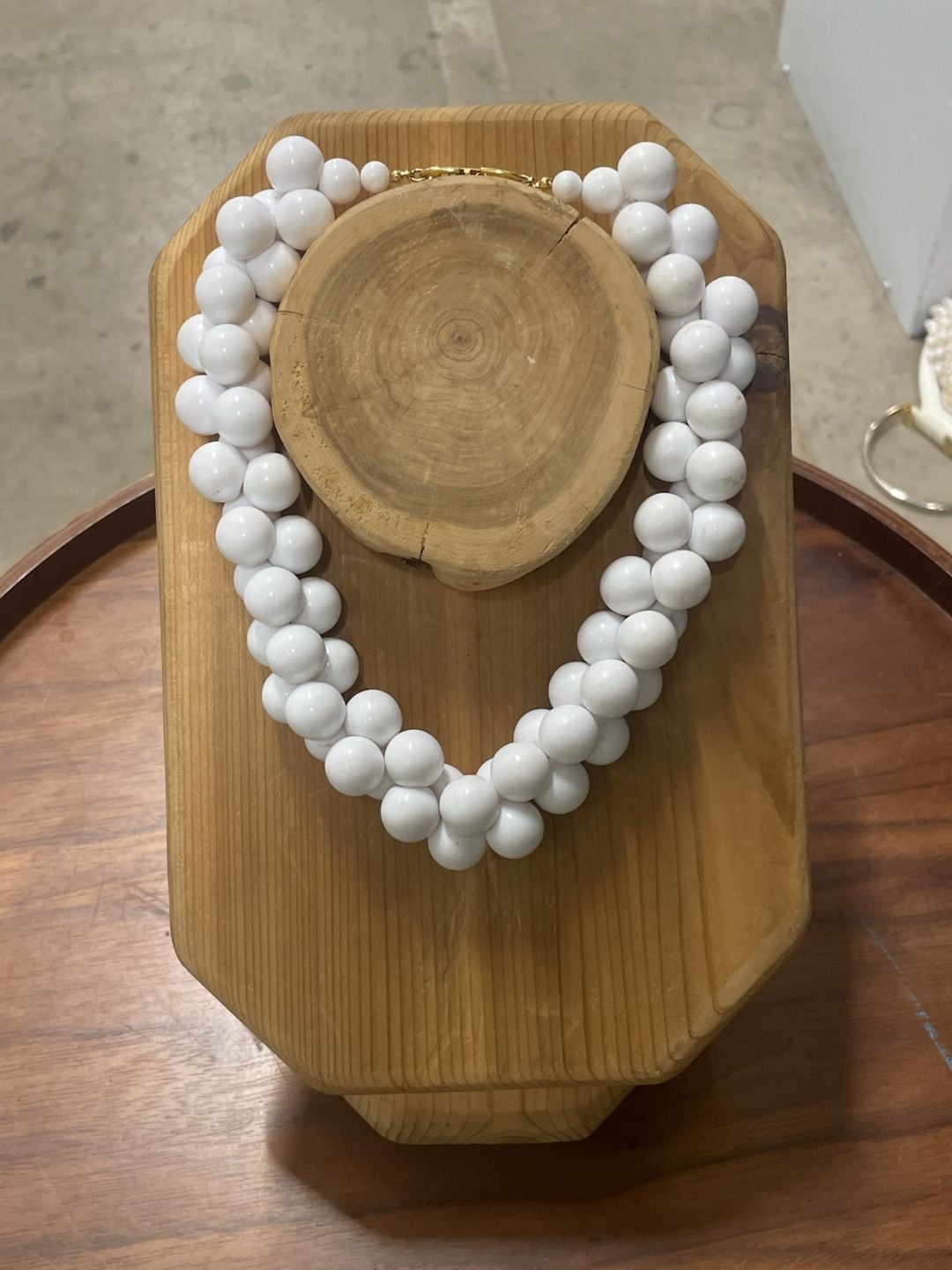 Vintage Napier Two Strand White Lucite Chunky Beaded Necklace Gold Tone Clasp 3