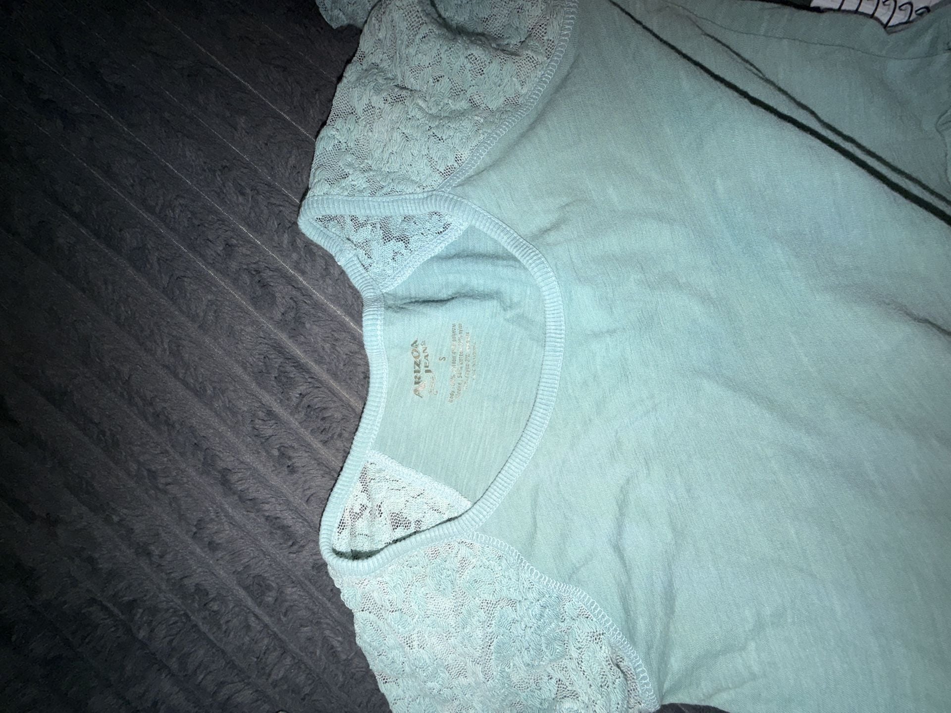 Arizona Jeans Co. Light Blue Long Sleeve Top with Lace Sleeves Small 3