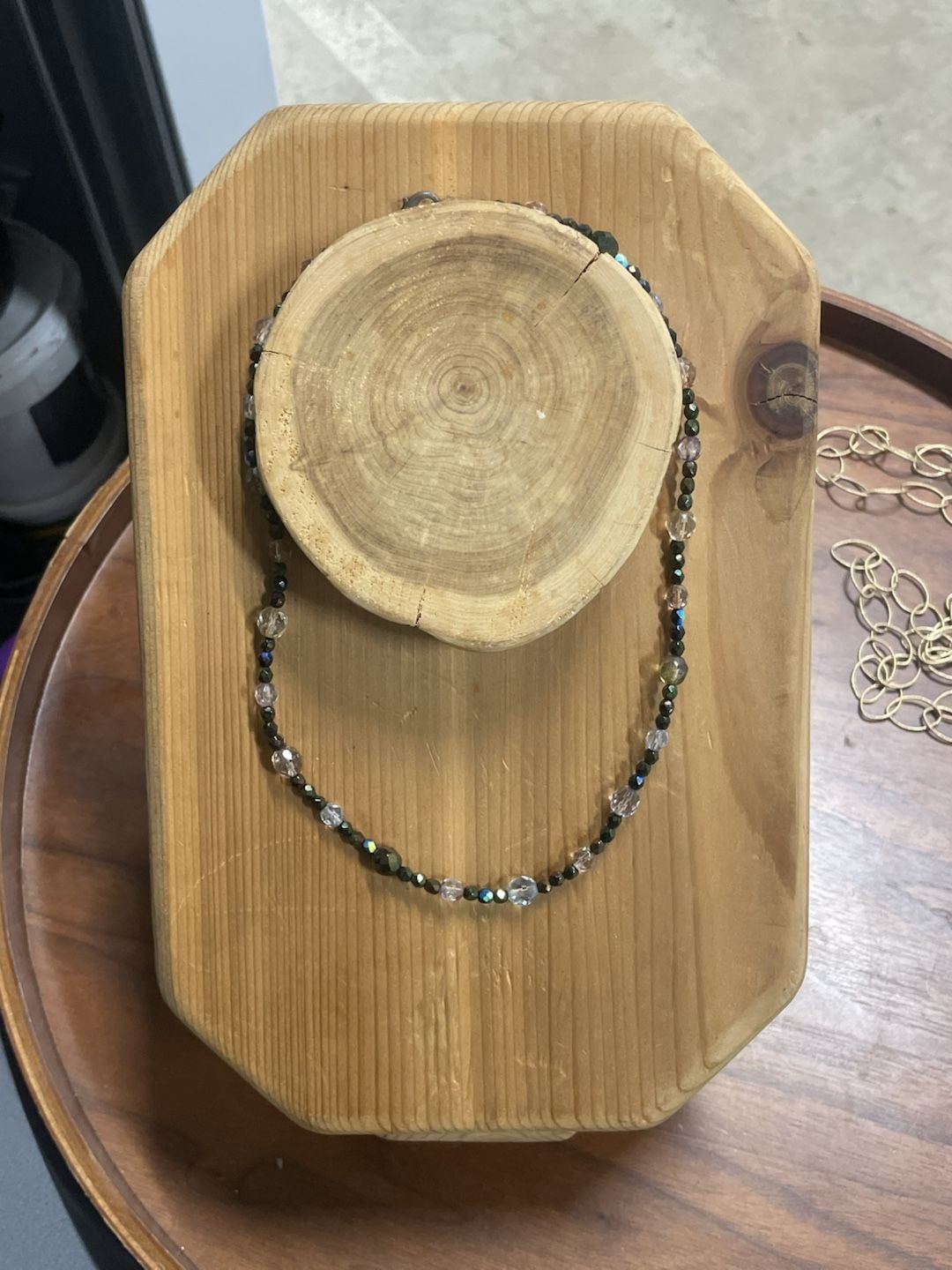 Unbranded Faceted Crystal and Glass Beaded Necklace with Aurora Borealis Accents 2