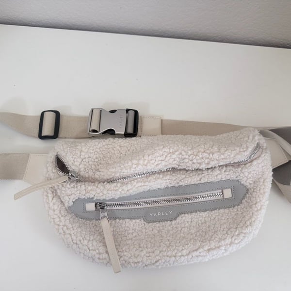 Varley Kansa Sherpa Belt Bag in Boucle Sherpa