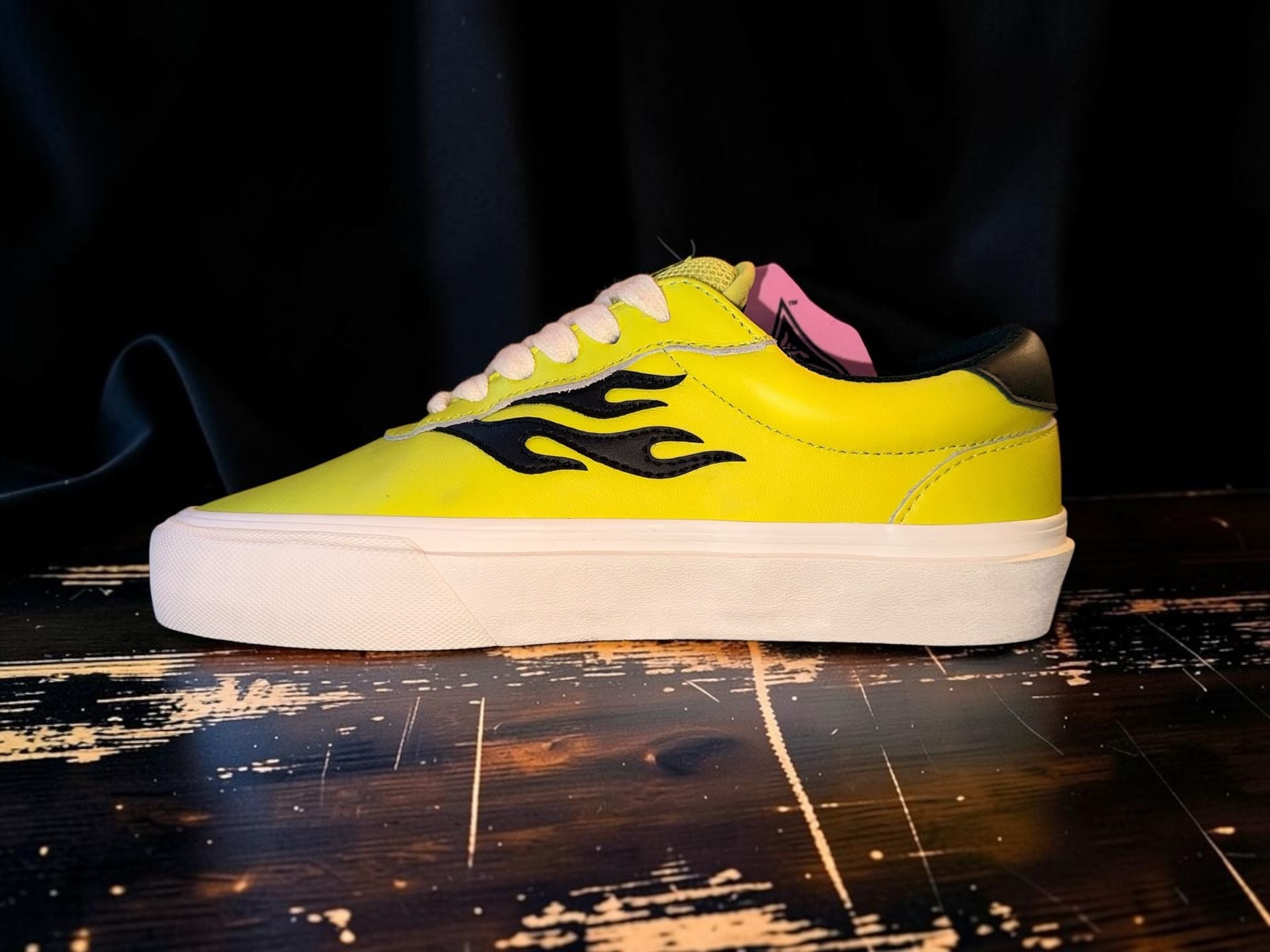 STRAYE Logan Puff Low-Top Skate Shoes Yellow Men's US 7 / Women's US 8.5 3
