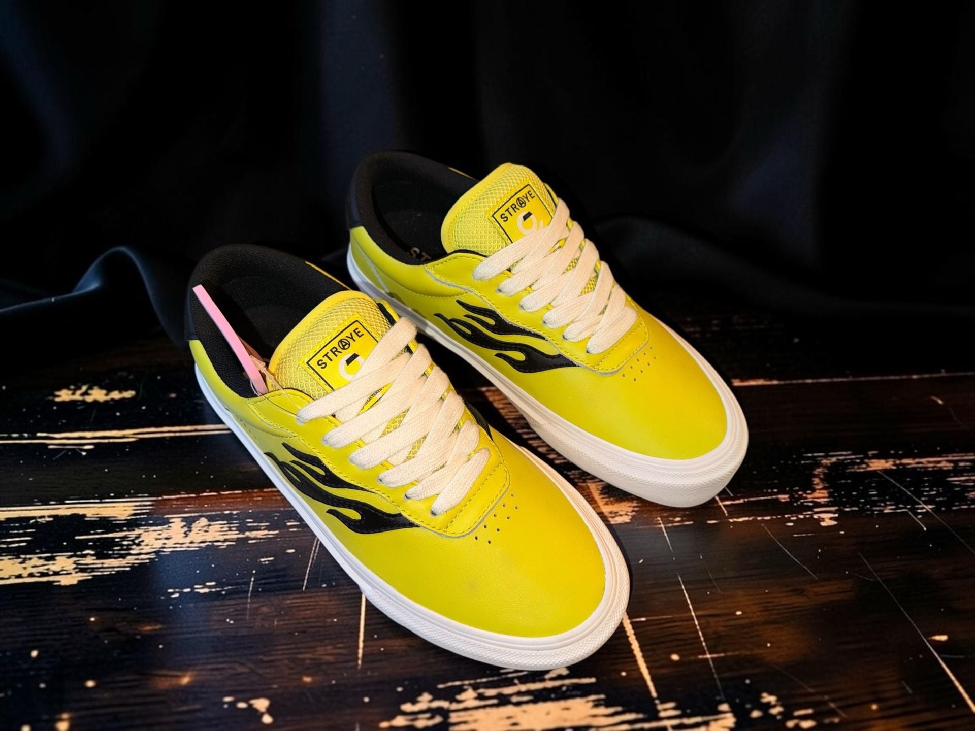 STRAYE Logan Puff Low-Top Skate Shoes Yellow Men's US 7 / Women's US 8.5 4
