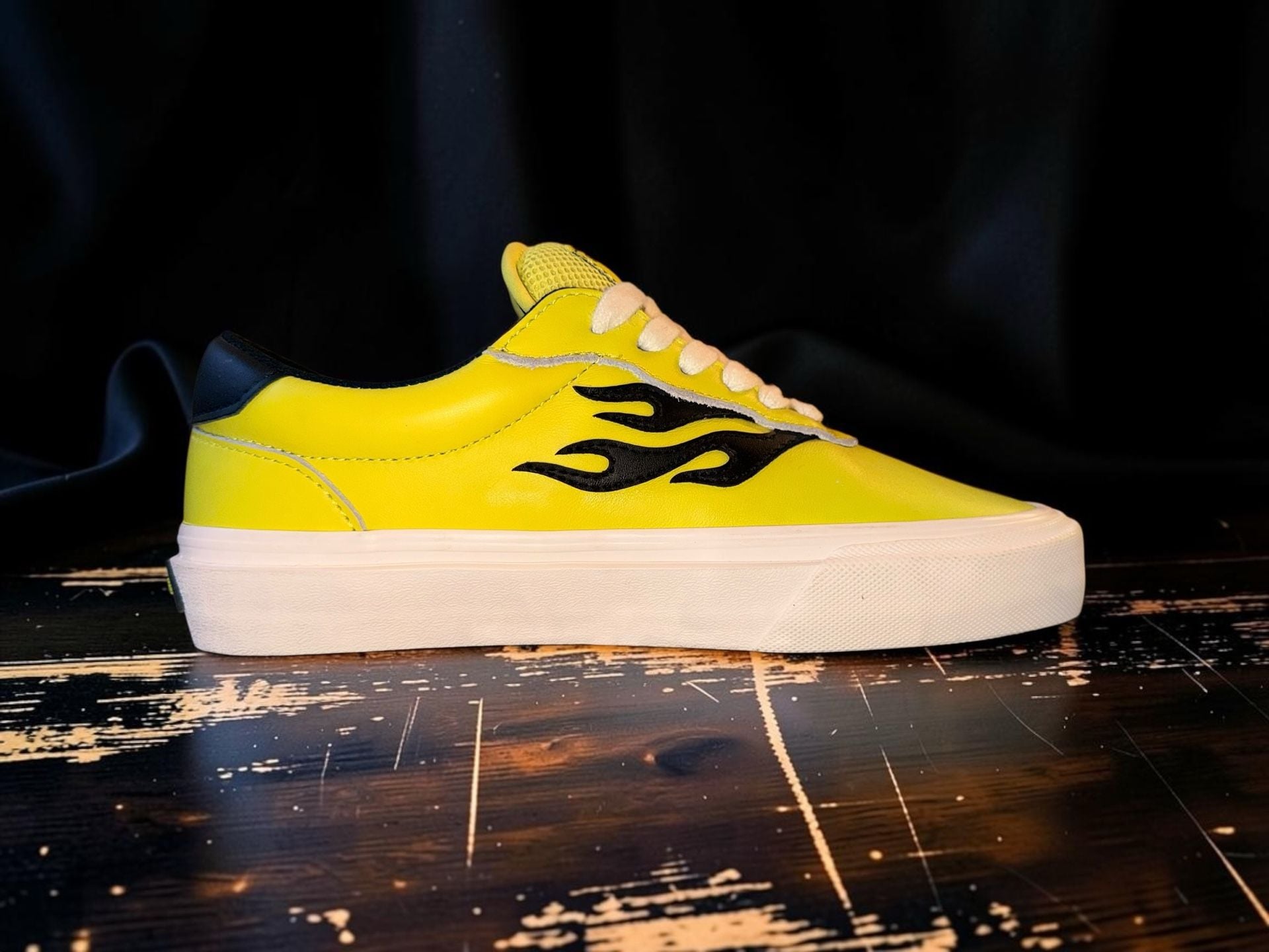 STRAYE Logan Puff Low-Top Skate Shoes Yellow Men's US 7 / Women's US 8.5 10