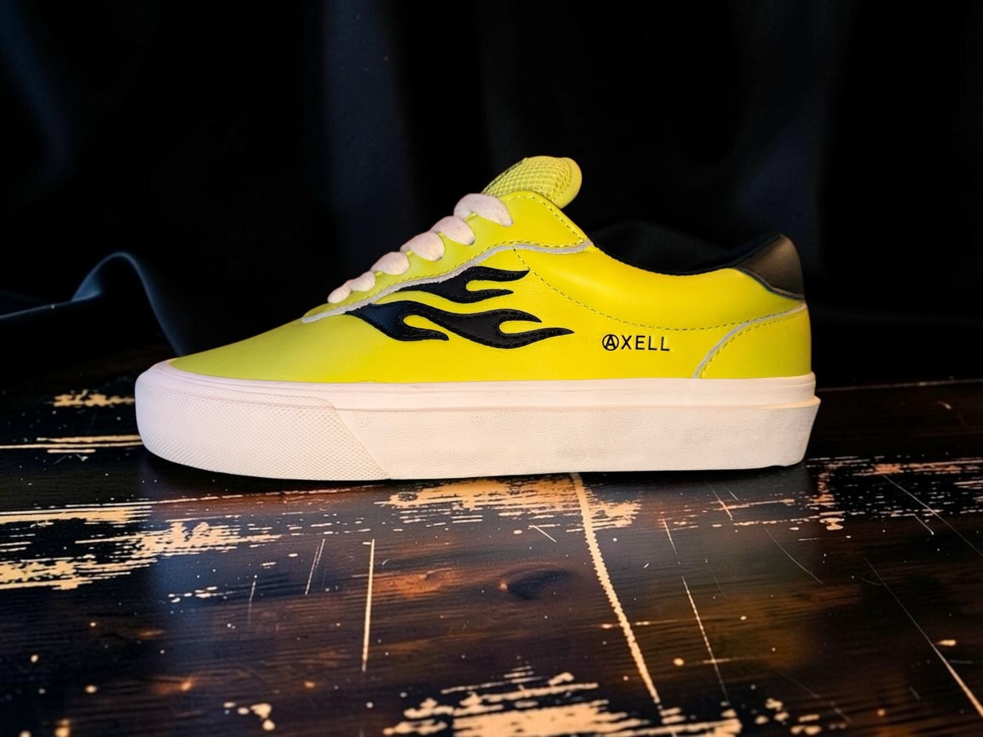 STRAYE Logan Puff Low-Top Skate Shoes Yellow Men's US 7 / Women's US 8.5 11