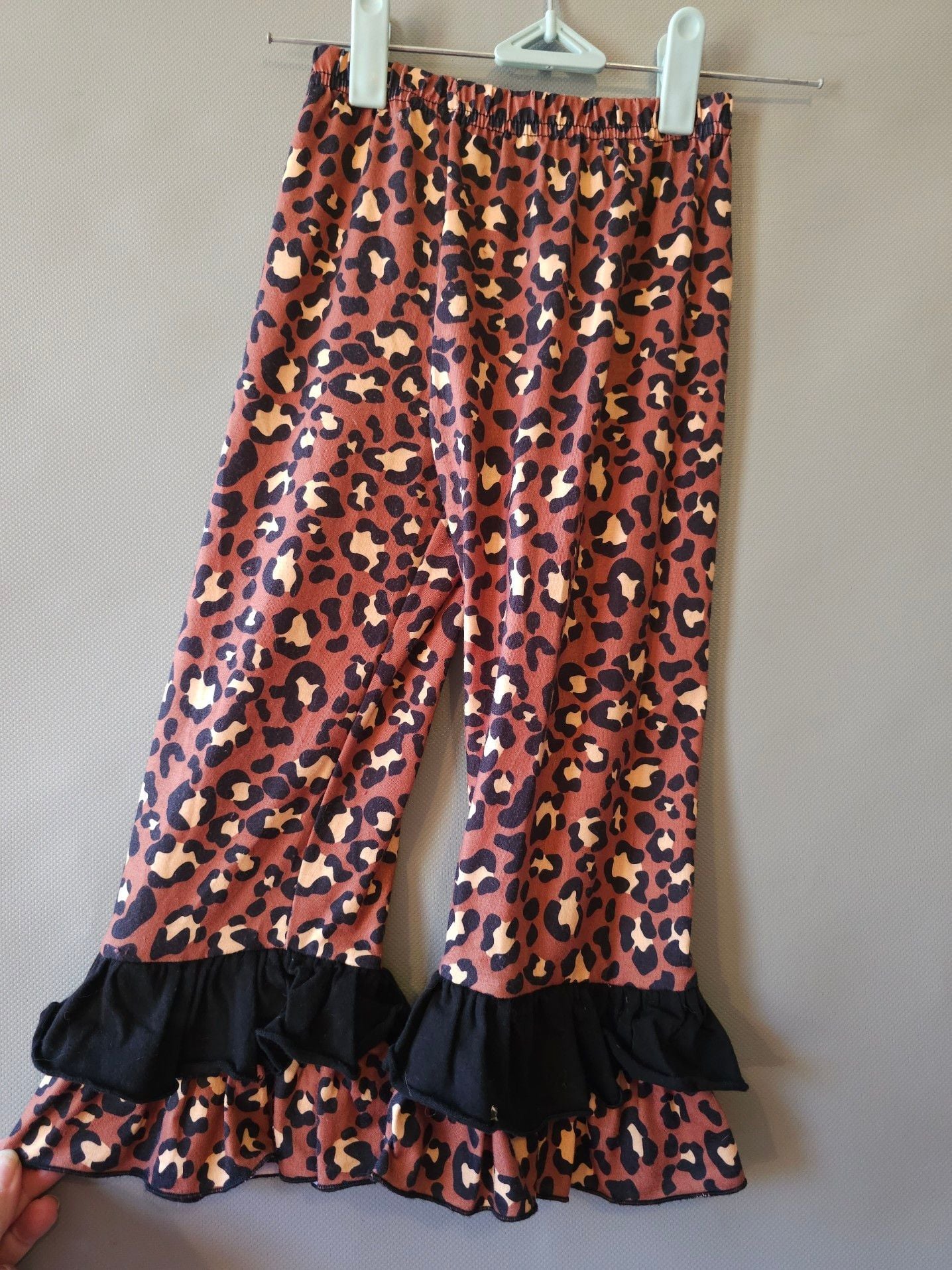 Toddler Girls Leopard Print Bell Bottom Pants with Black Ruffle Hem Size 3T 3