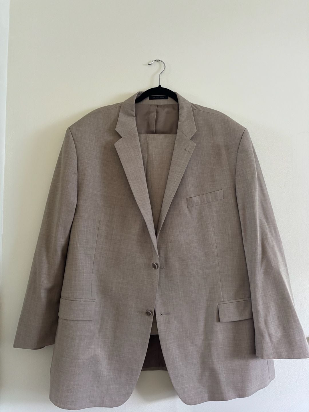 Calvin Klein Mens 100% Wool Tan Two-Piece Suit Size 50R Jacket, Pants 44x30 1