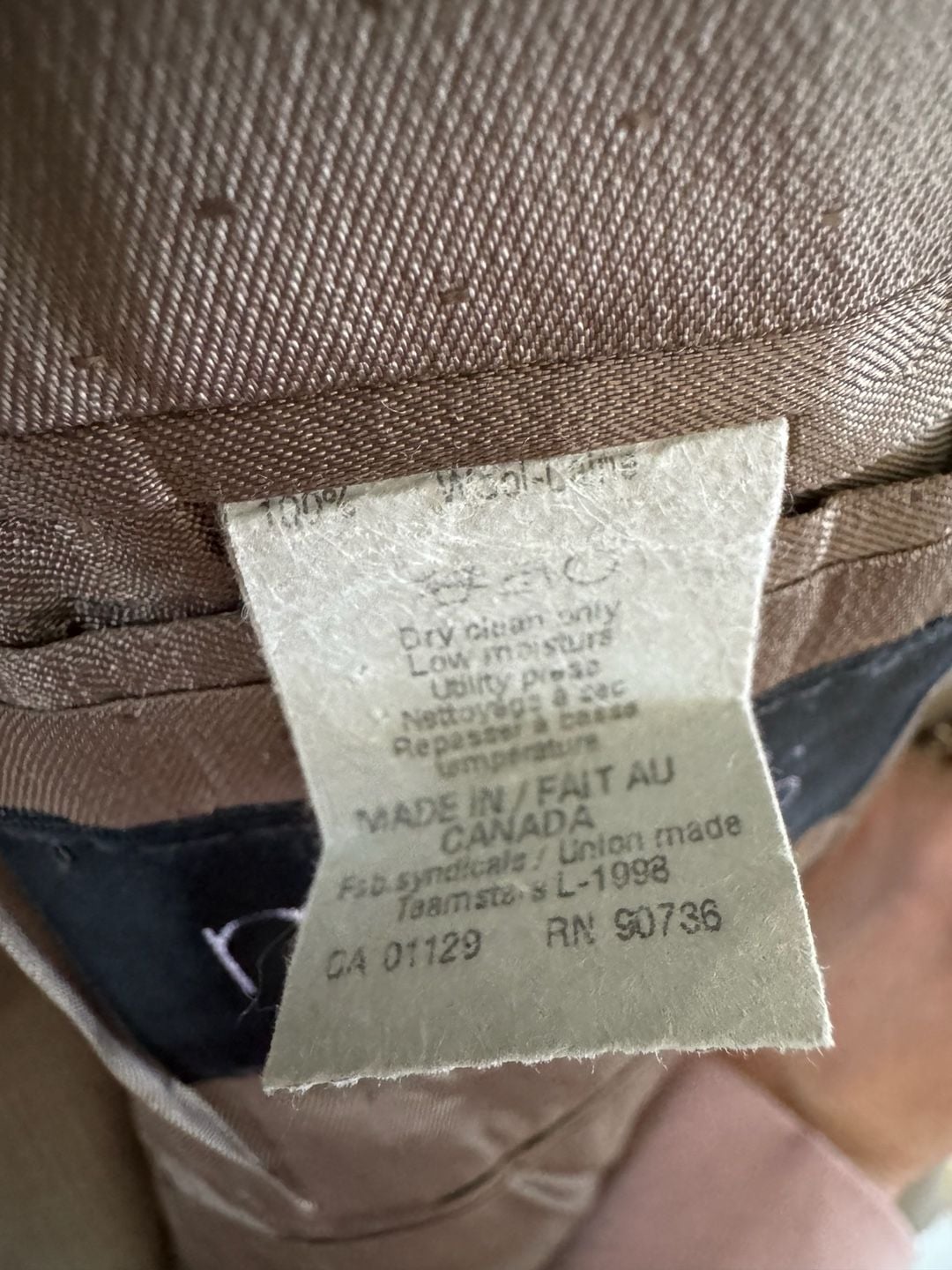 Calvin Klein Mens 100% Wool Tan Two-Piece Suit Size 50R Jacket, Pants 44x30 4