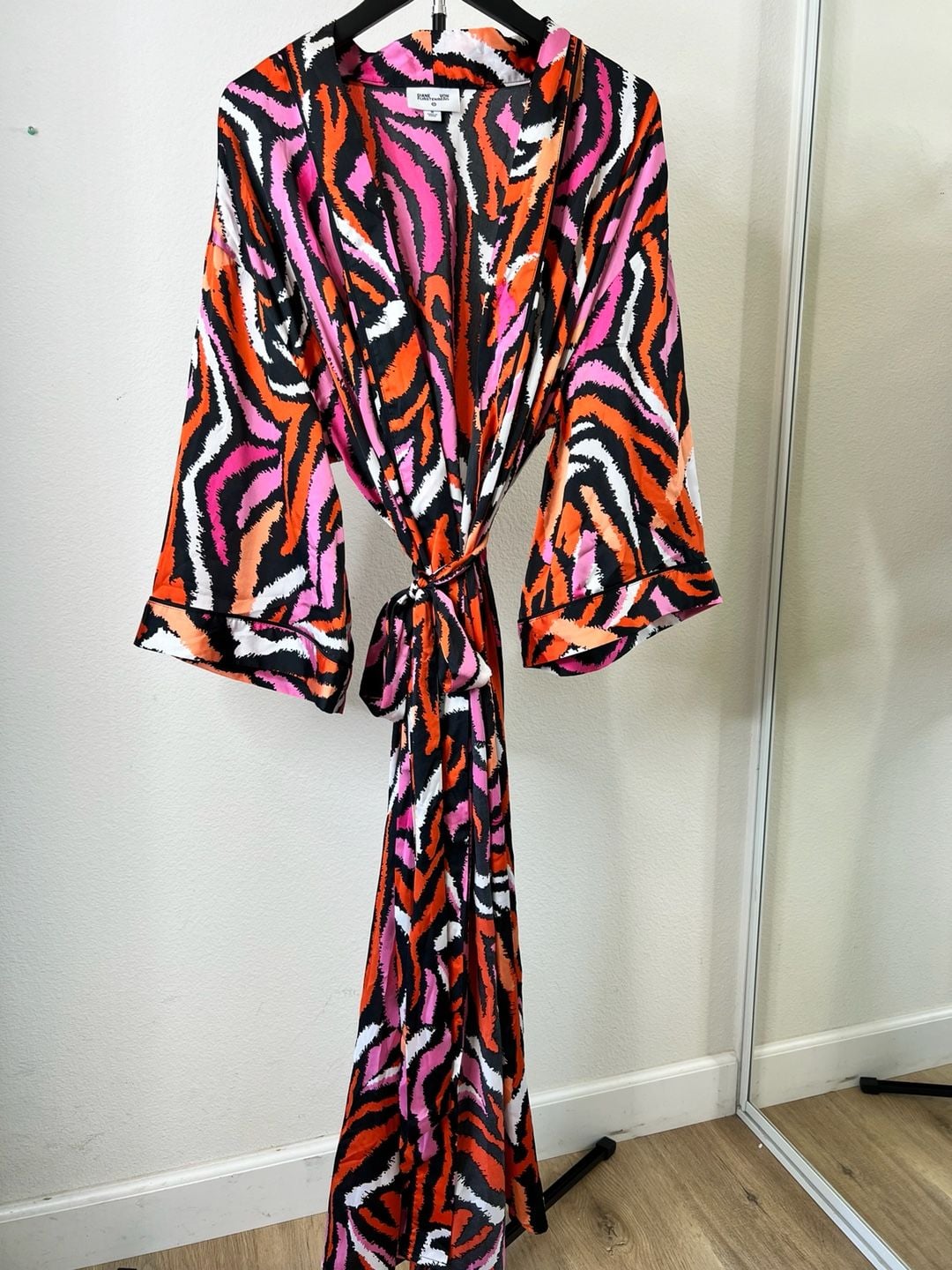 Diane von Furstenberg x Target Disco Zebra Print Satin Kimono Robe Medium 3