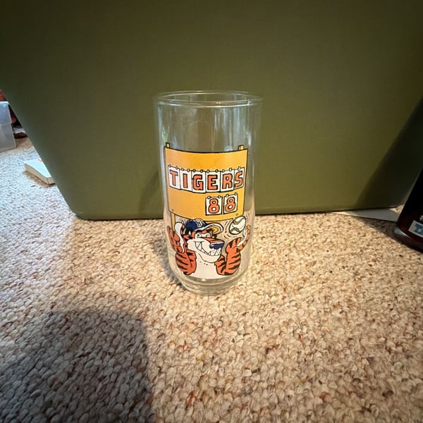 Vintage 1988 Burger King Detroit Tigers Paws Promotional Drinking Glass MLB