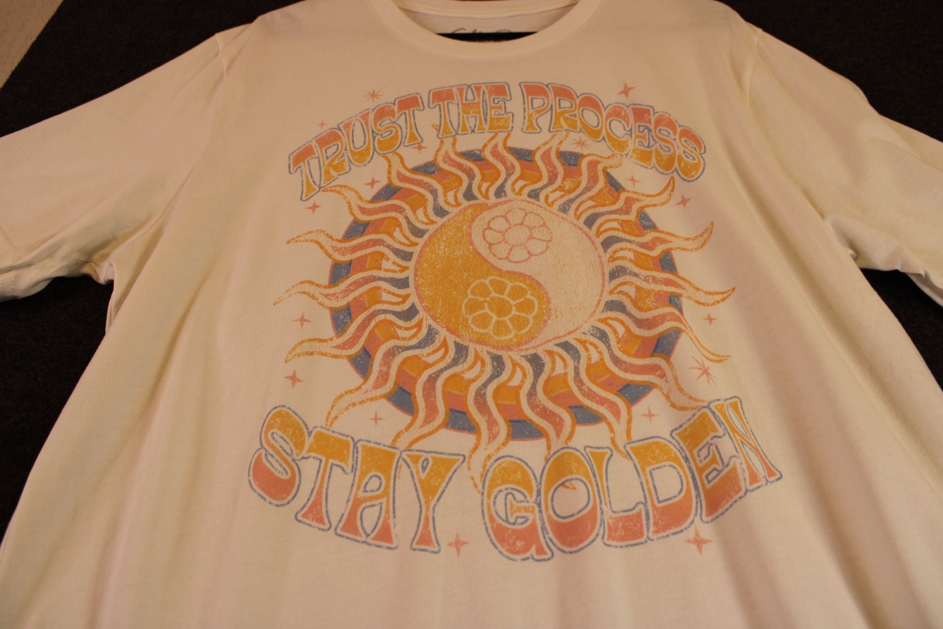 Graphic T-Shirt Trust The Process Stay Golden Sun Yin Yang 2