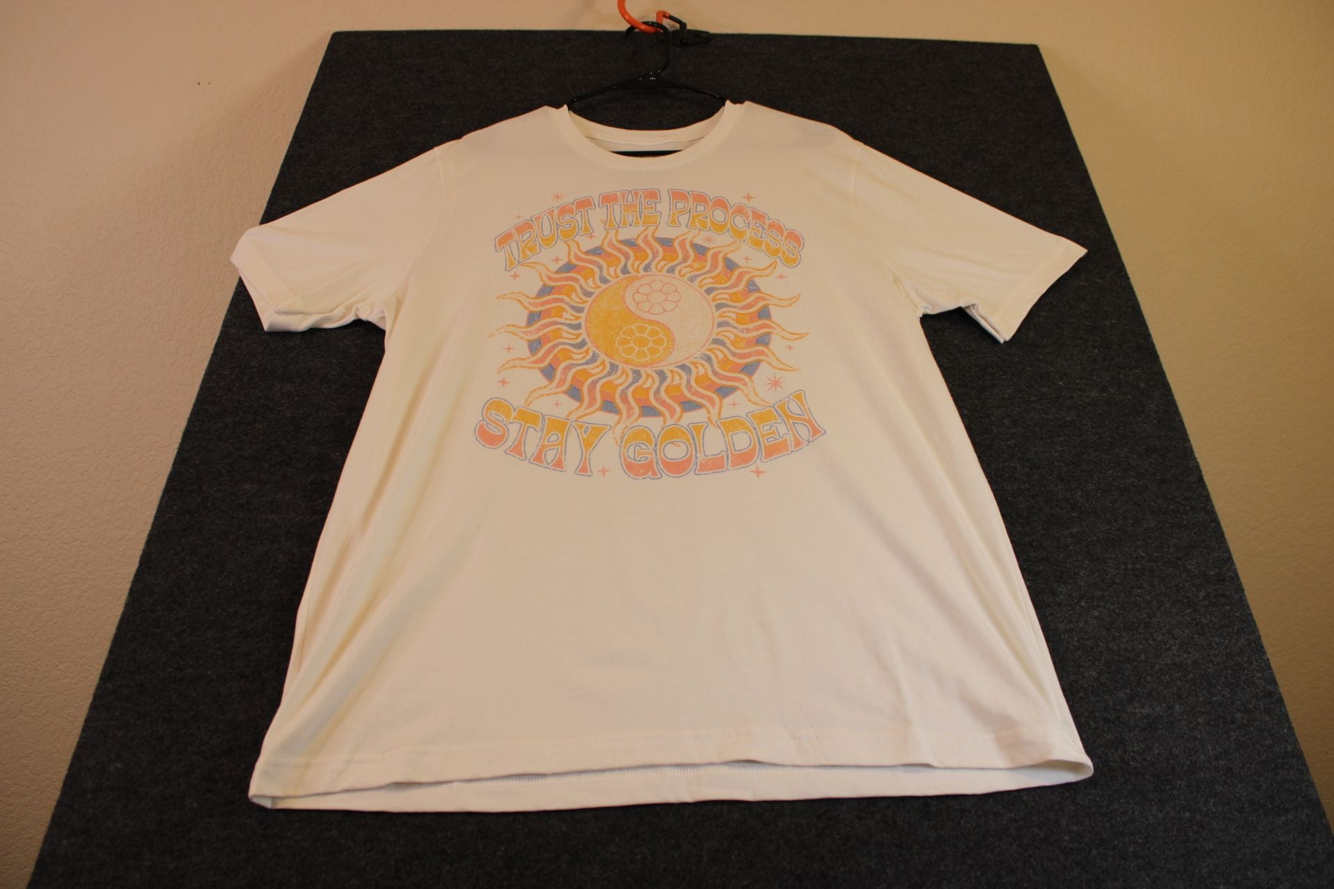 Graphic T-Shirt Trust The Process Stay Golden Sun Yin Yang 5