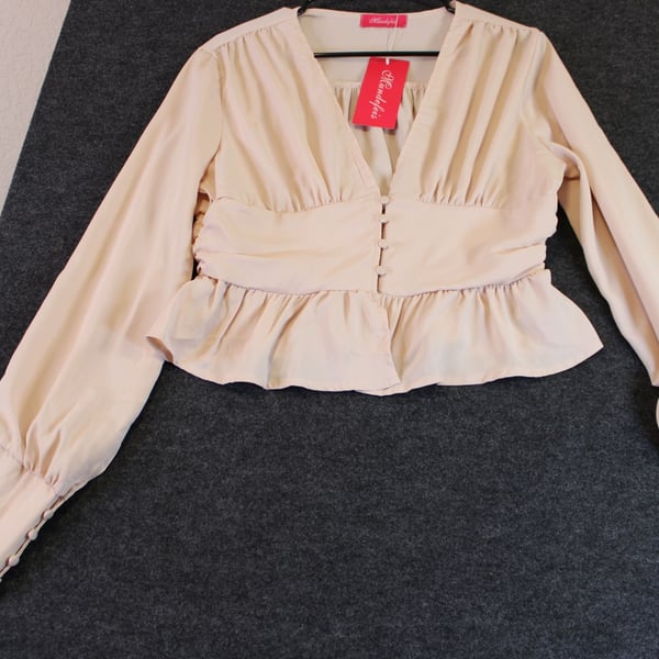 Mundefels Women's V-Neck Long Sleeve Button-Front Ruffle Peplum Top Beige