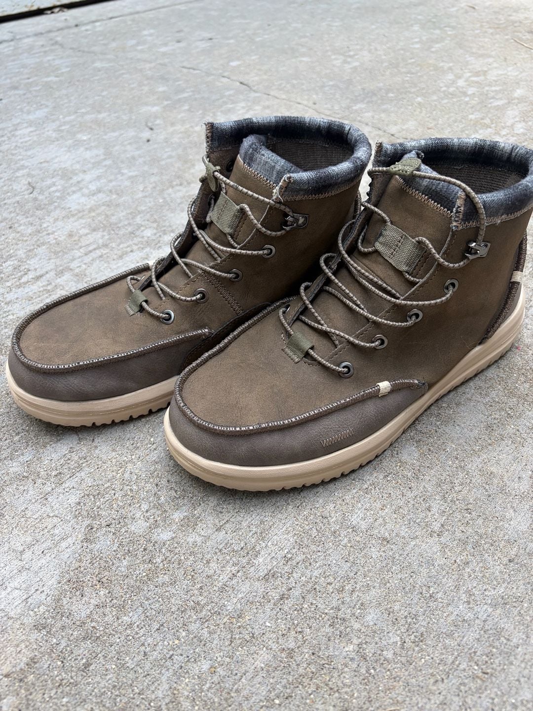 Hey Dude Men's Bradley Classic Boot Walnut Plaid Lined Chukka Boots 2