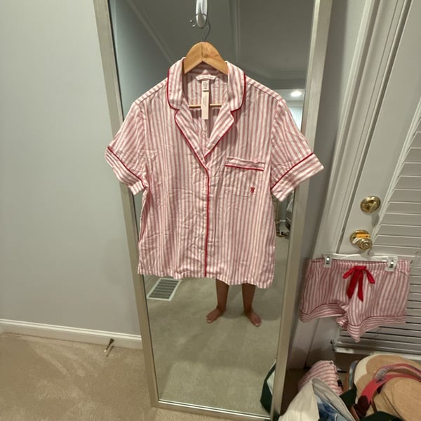 Victoria's Secret Pink White Stripe Short Pajama Set Size S