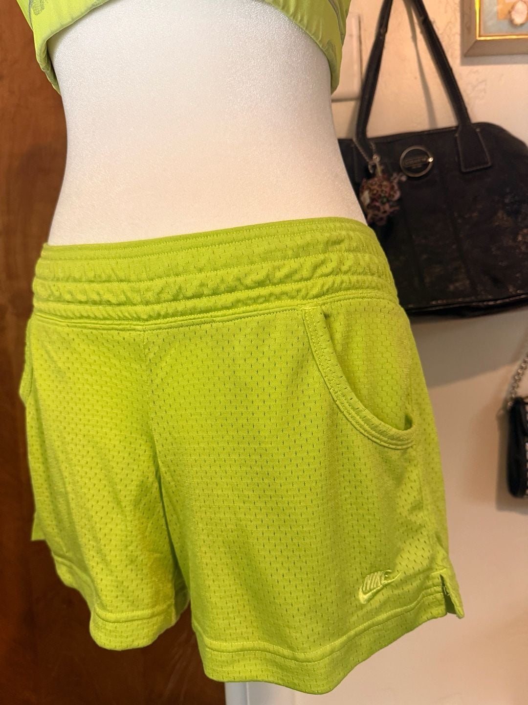 Nike Pro Sports Bra and Nike Sportswear Mesh Shorts Neon Yellow Set Size M/S 3