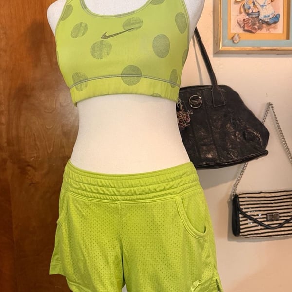 Nike Pro Sports Bra and Nike Sportswear Mesh Shorts Neon Yellow Set Size M/S