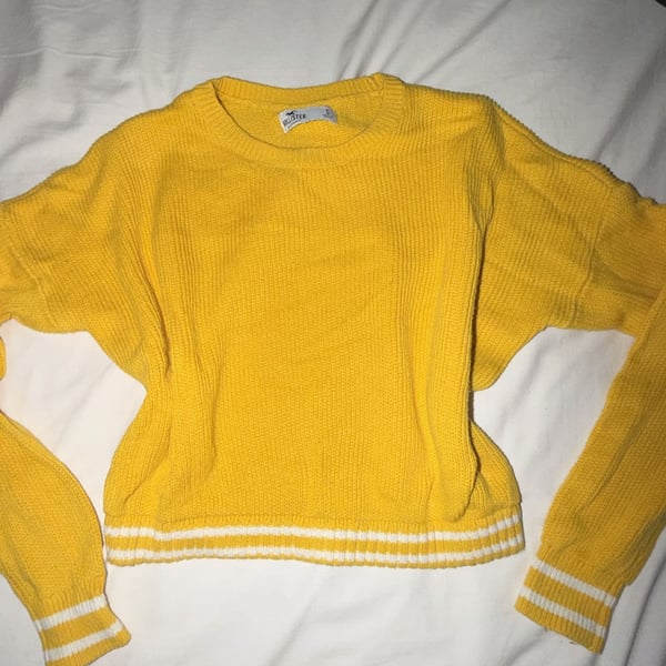 Hollister Yellow Striped Hem Long Sleeve Cropped Crewneck Knit Sweater Size S