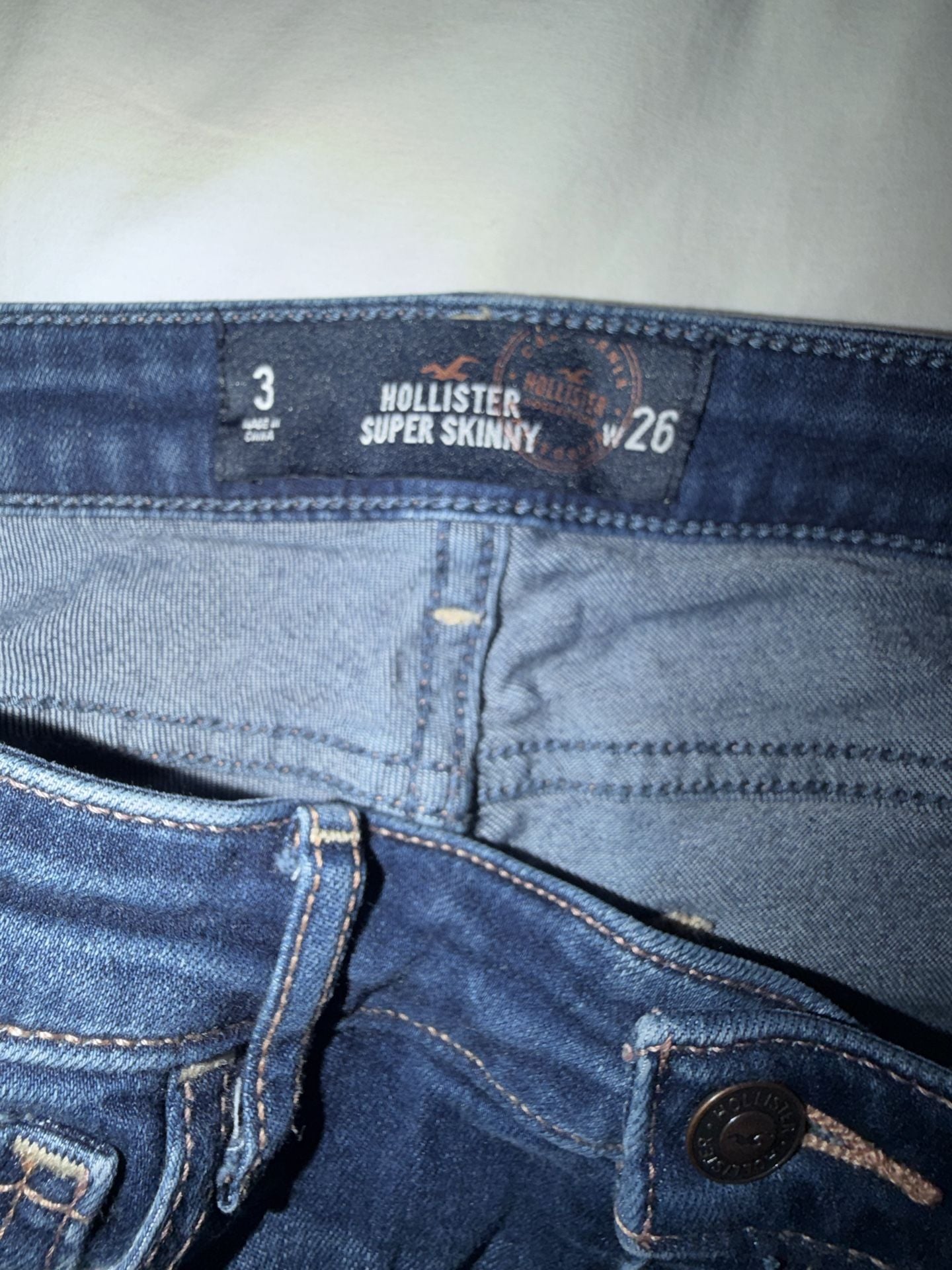 Hollister Super Skinny Distressed Dark Wash Jeans Size 3 / W26 3