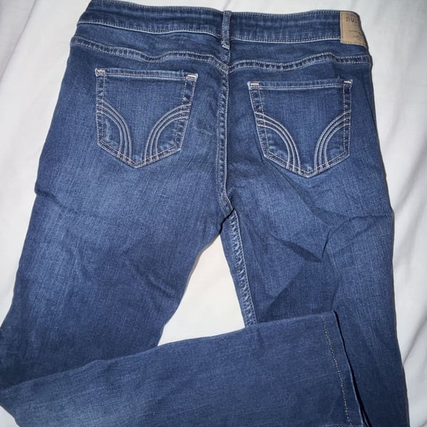 Hollister Super Skinny Distressed Dark Wash Jeans Size 3 / W26