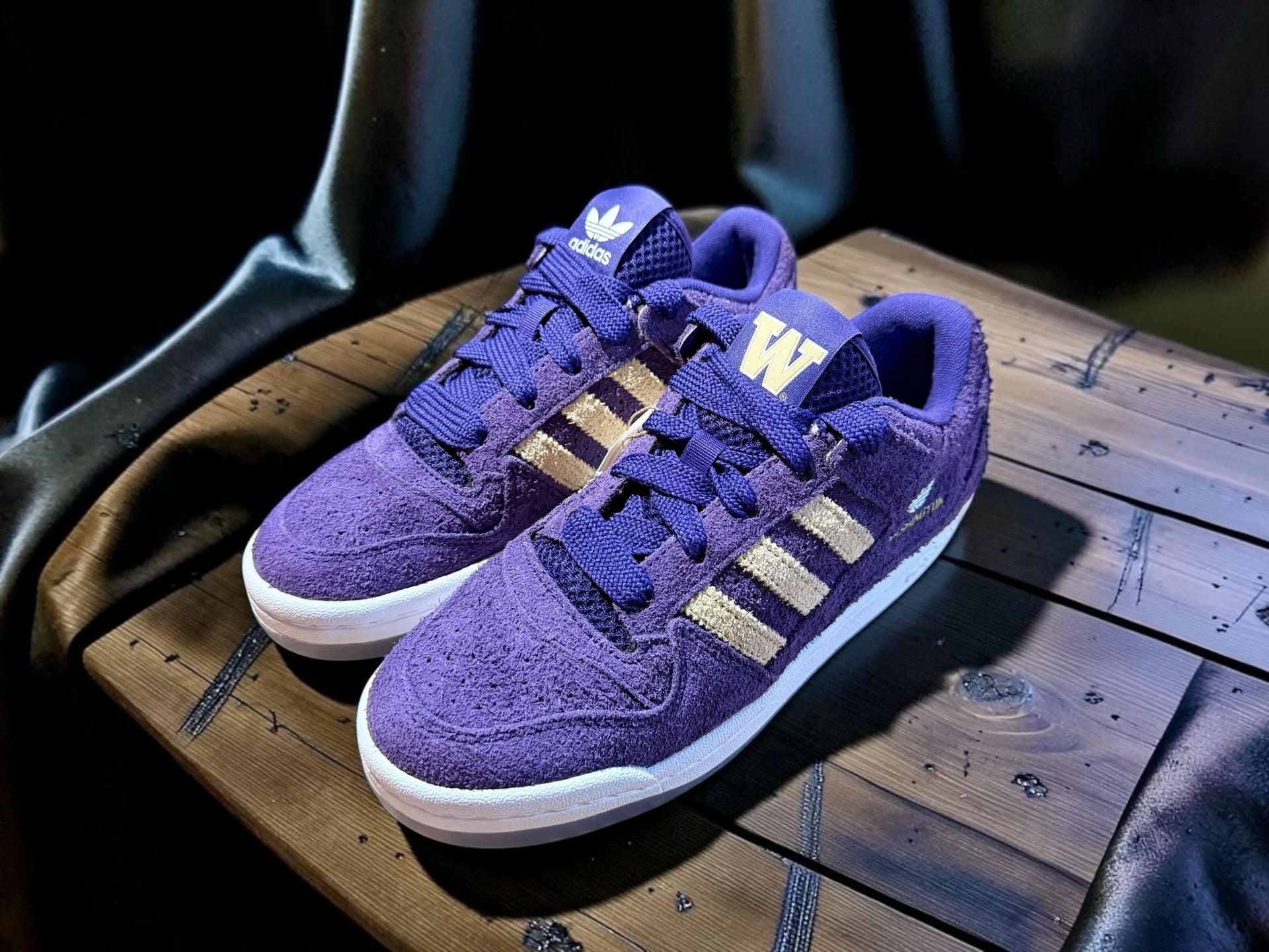 Adidas Forum Low CL Washington Huskies NCAA Purple Cream Sneakers HQ7474 4