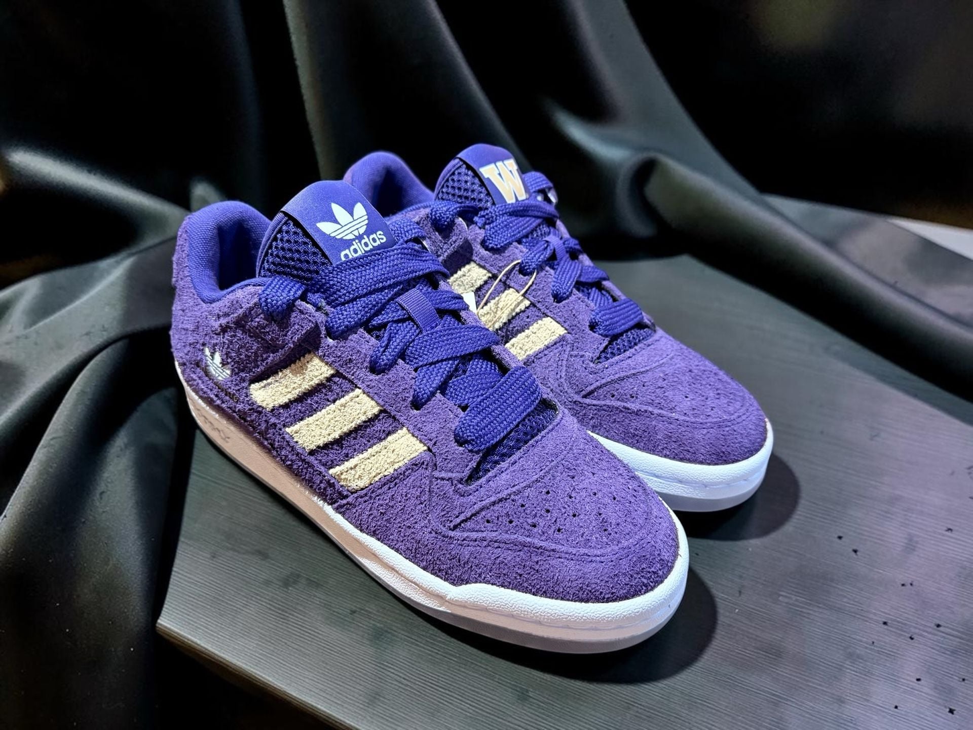 Adidas Forum Low CL Washington Huskies NCAA Purple Cream Sneakers HQ7474 9