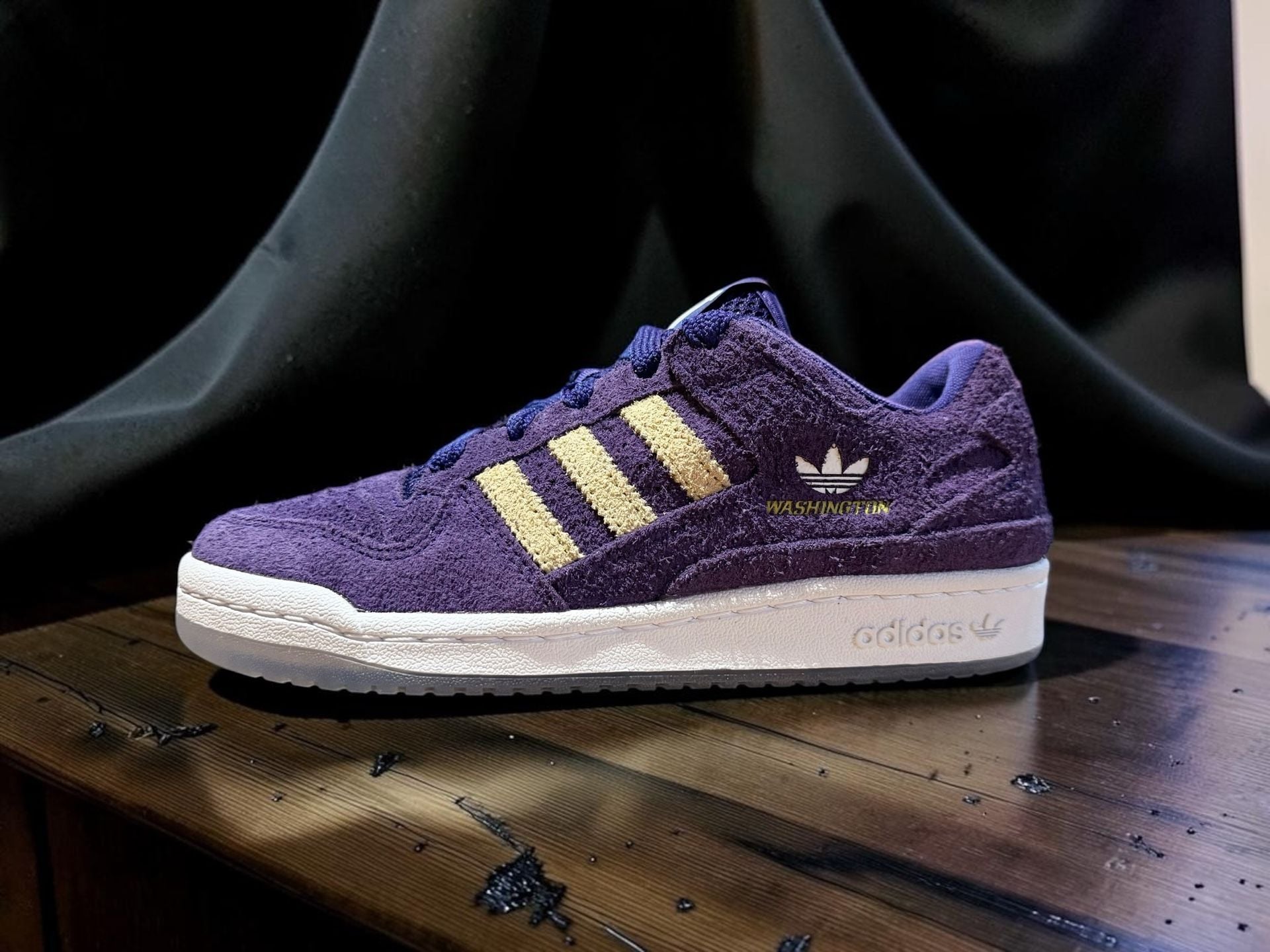Adidas Forum Low CL Washington Huskies NCAA Purple Cream Sneakers HQ7474 15