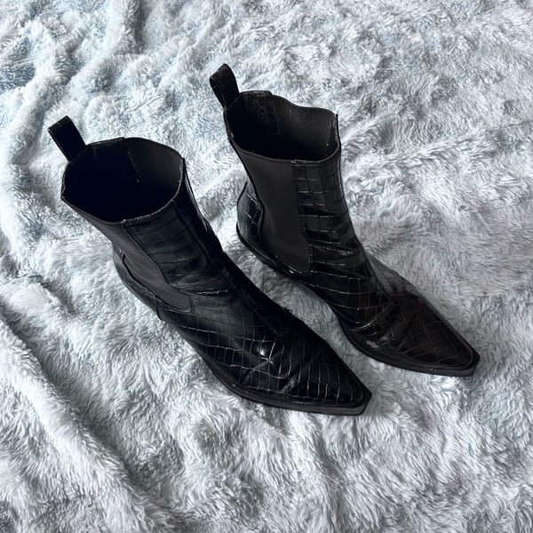 Black Crocodile Embossed Pointed Toe Chelsea Cowboy Ankle Boots with Block Heel
