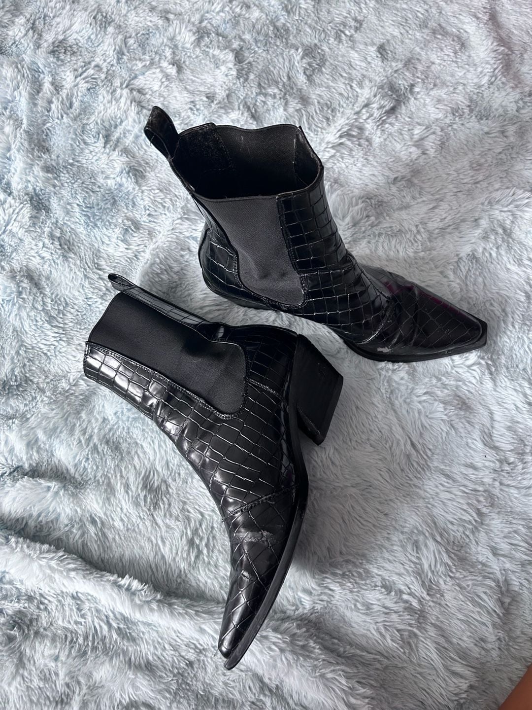 Black Crocodile Embossed Pointed Toe Chelsea Cowboy Ankle Boots with Block Heel 5