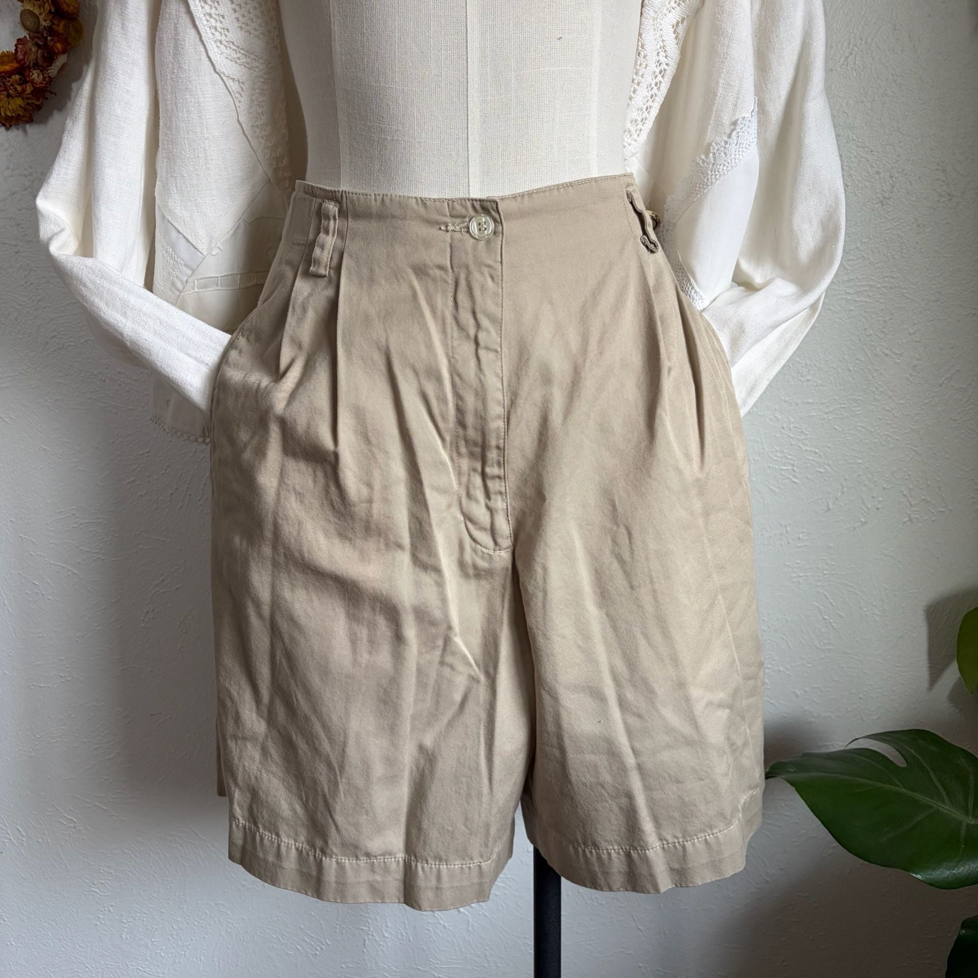 Lizsport Vintage High Waisted Pleated Shorts Tan Size 12 2