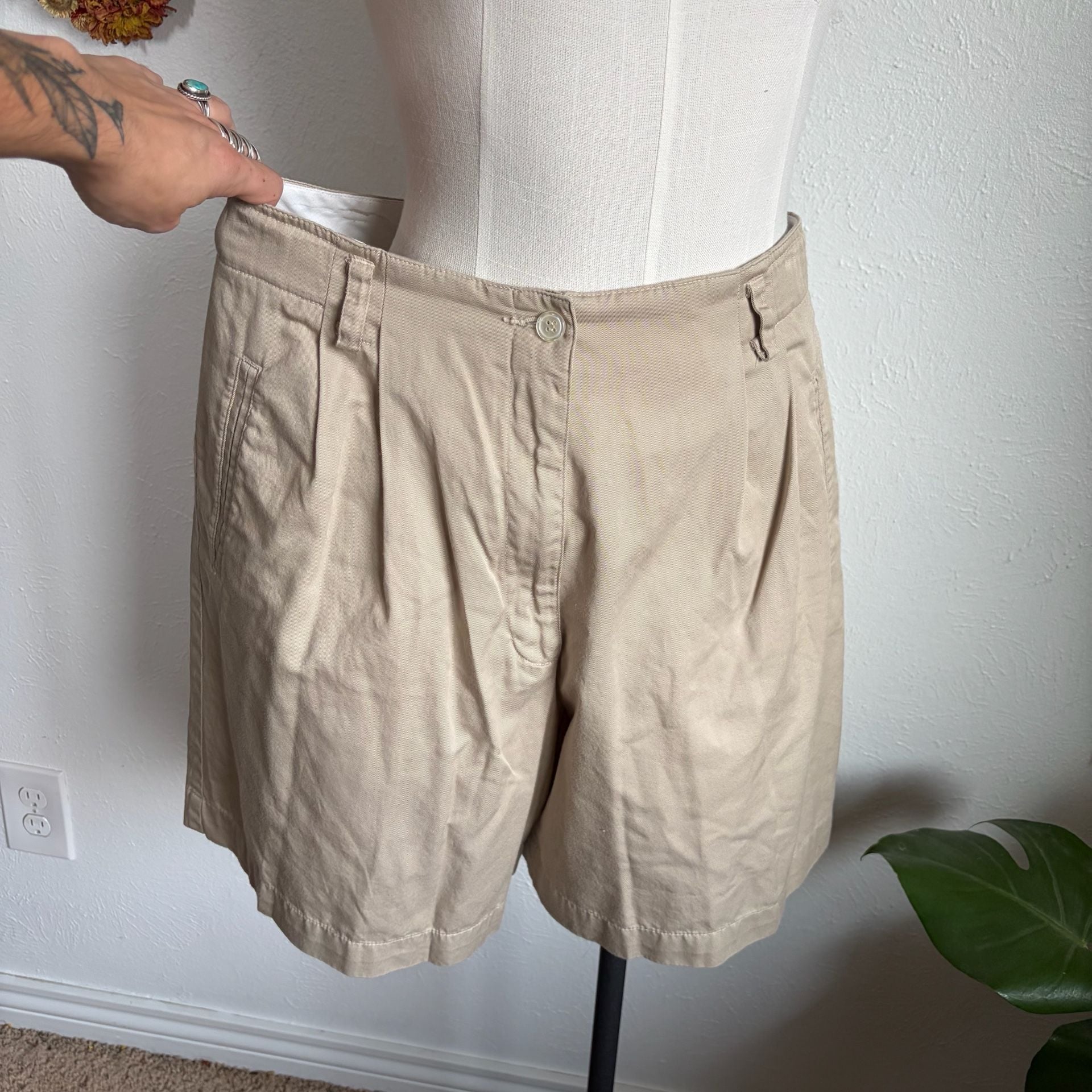 Lizsport Vintage High Waisted Pleated Shorts Tan Size 12 3