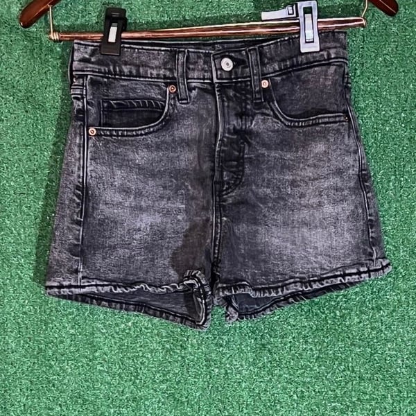 Old Navy Higher High-Rise Sky-Hi Denim Shorts Size 4 Black Acid Wash