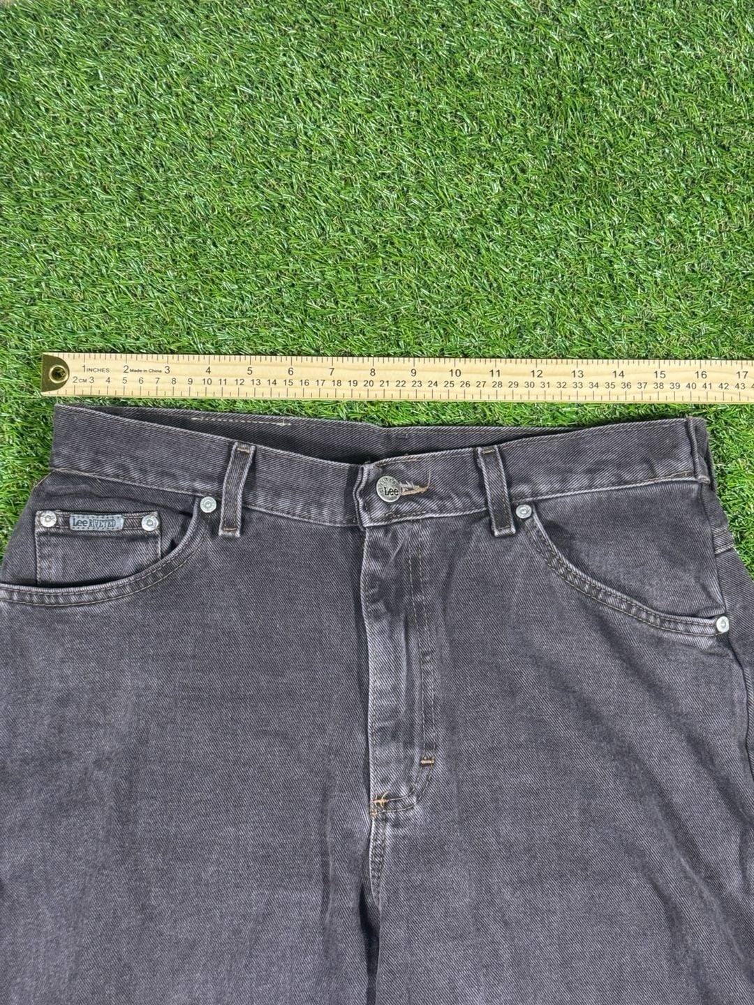 Vintage 90s Lee Riveted Black Wash High Rise Straight Leg Jeans 6