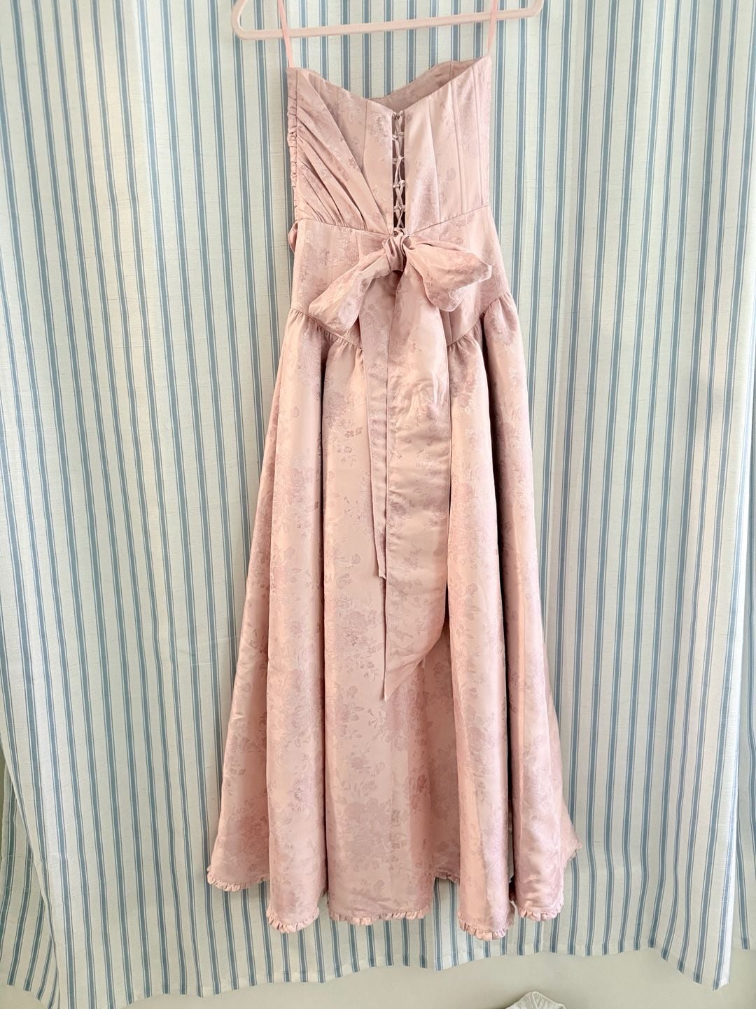 The Rosamund Dress in Light Pink Windsor Brocade – , 4