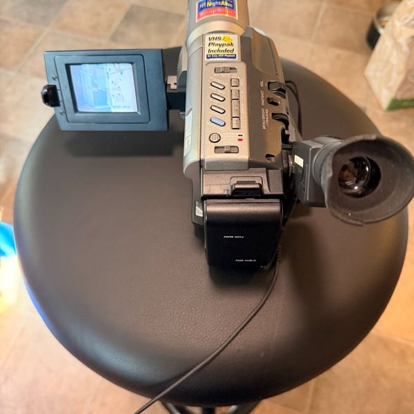 JVC GR-SXM330 Super VHS-C Camcorder 400x Digital Zoom