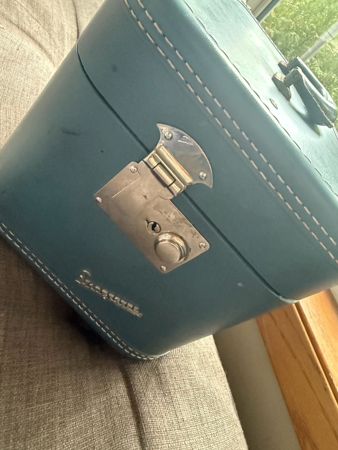 Vintage American Tourister Tri-Taper Blue Vinyl Train Case Travel Luggage 4