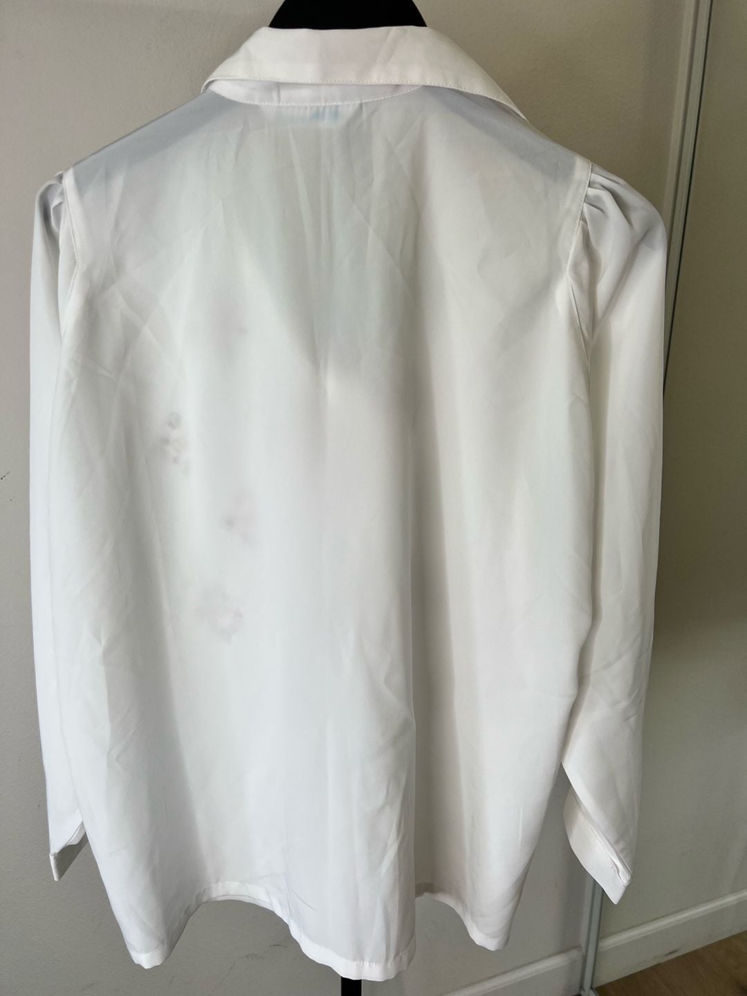 Vintage Grandmacore White Long Sleeve Button-Down Shirt with Floral Embroidery 4